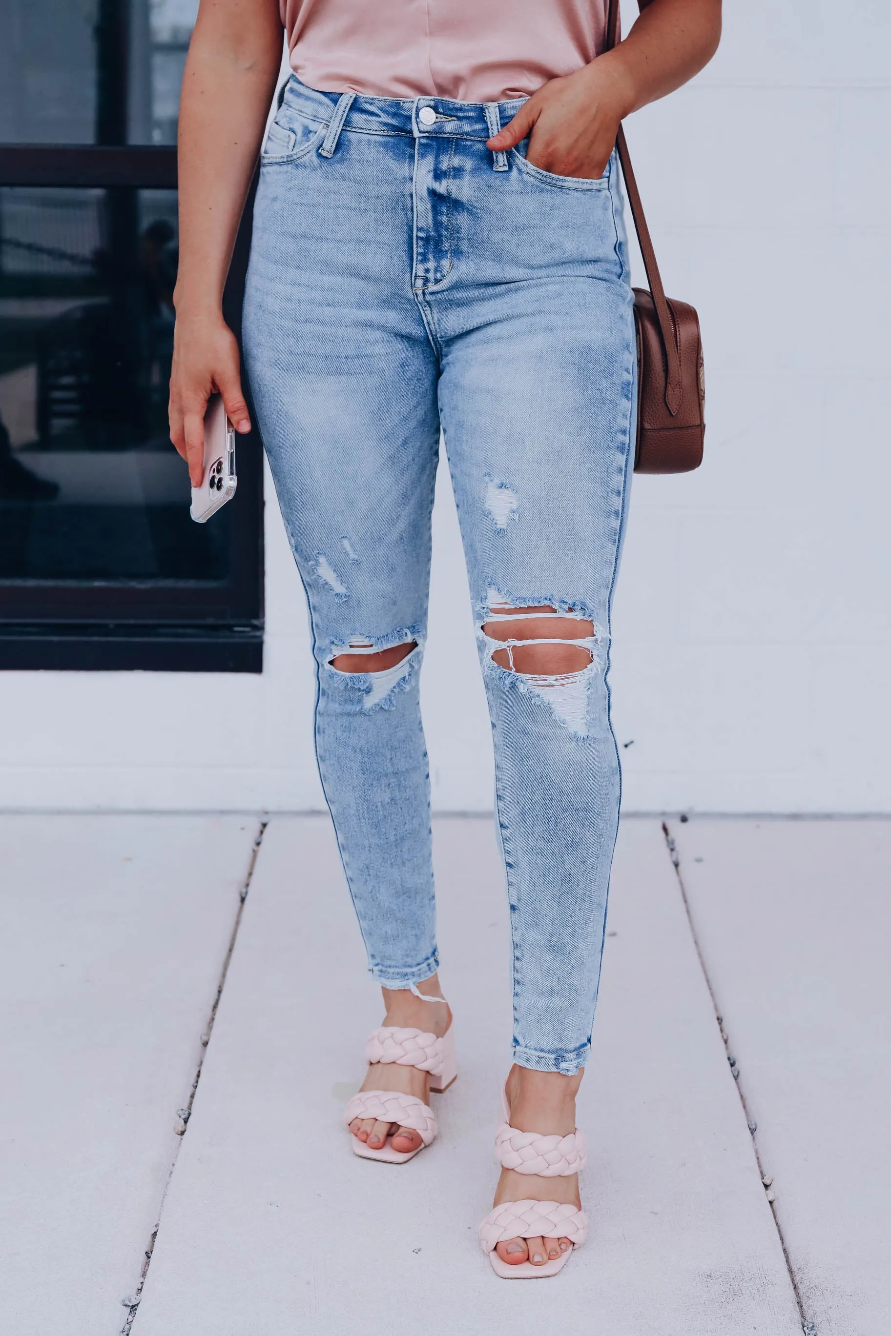 Hi-Rise Distressed Skinny Jeans - Light