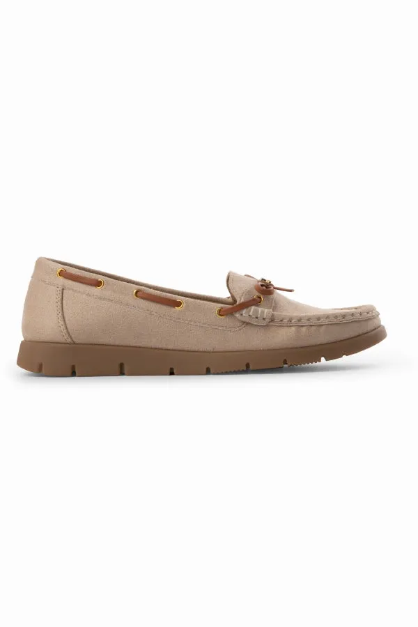 Strong Ties - Beige : Loafers