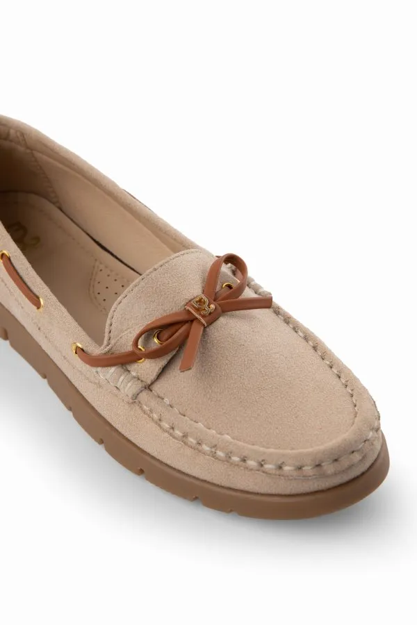 Strong Ties - Beige : Loafers