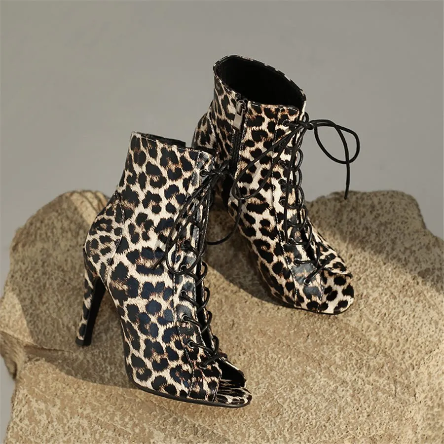 Velvoura Serpatura Wedding Boots