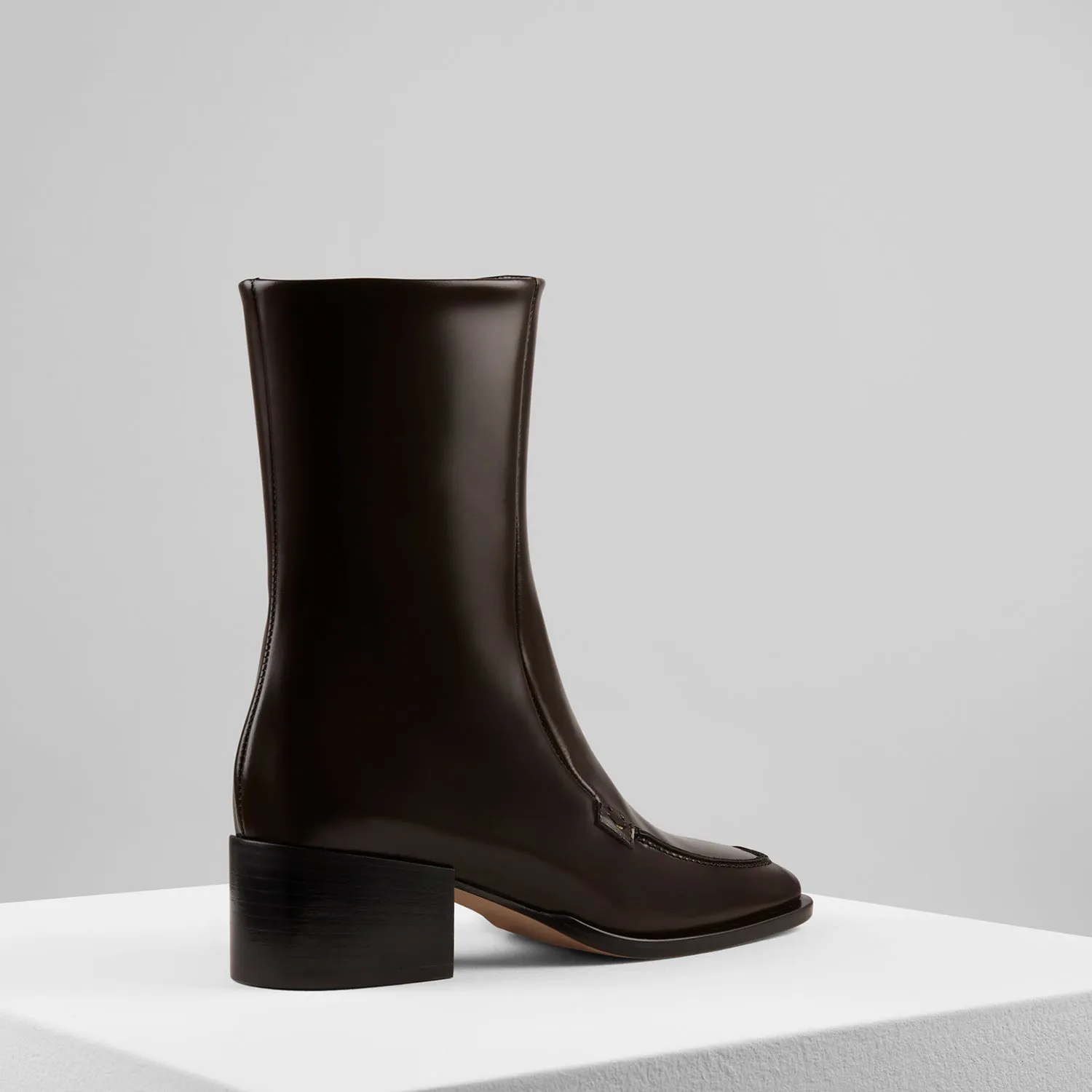 Zoe Ankle Boots in Ebano